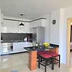 Sea View Holiday Apartment 073